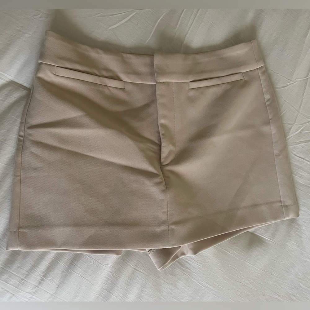 Zara Beige Shorts